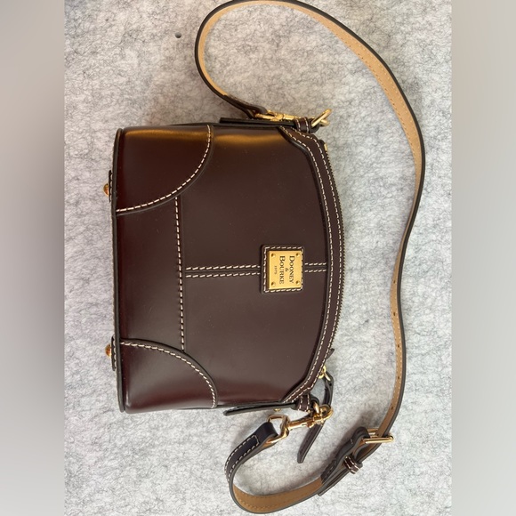 Dooney and Bourke purse - Picture 2 of 6